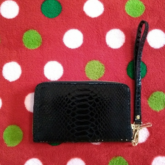 ⭐Sale⭐  PRICE FIRM!!!!  Michael Kors Wristlet - Picture 2 of 7